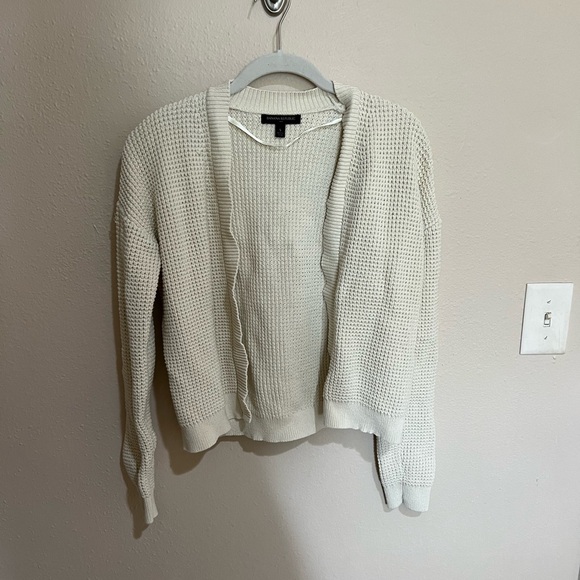 Banana Republic Sweaters - NWOT Banana Republic sweater